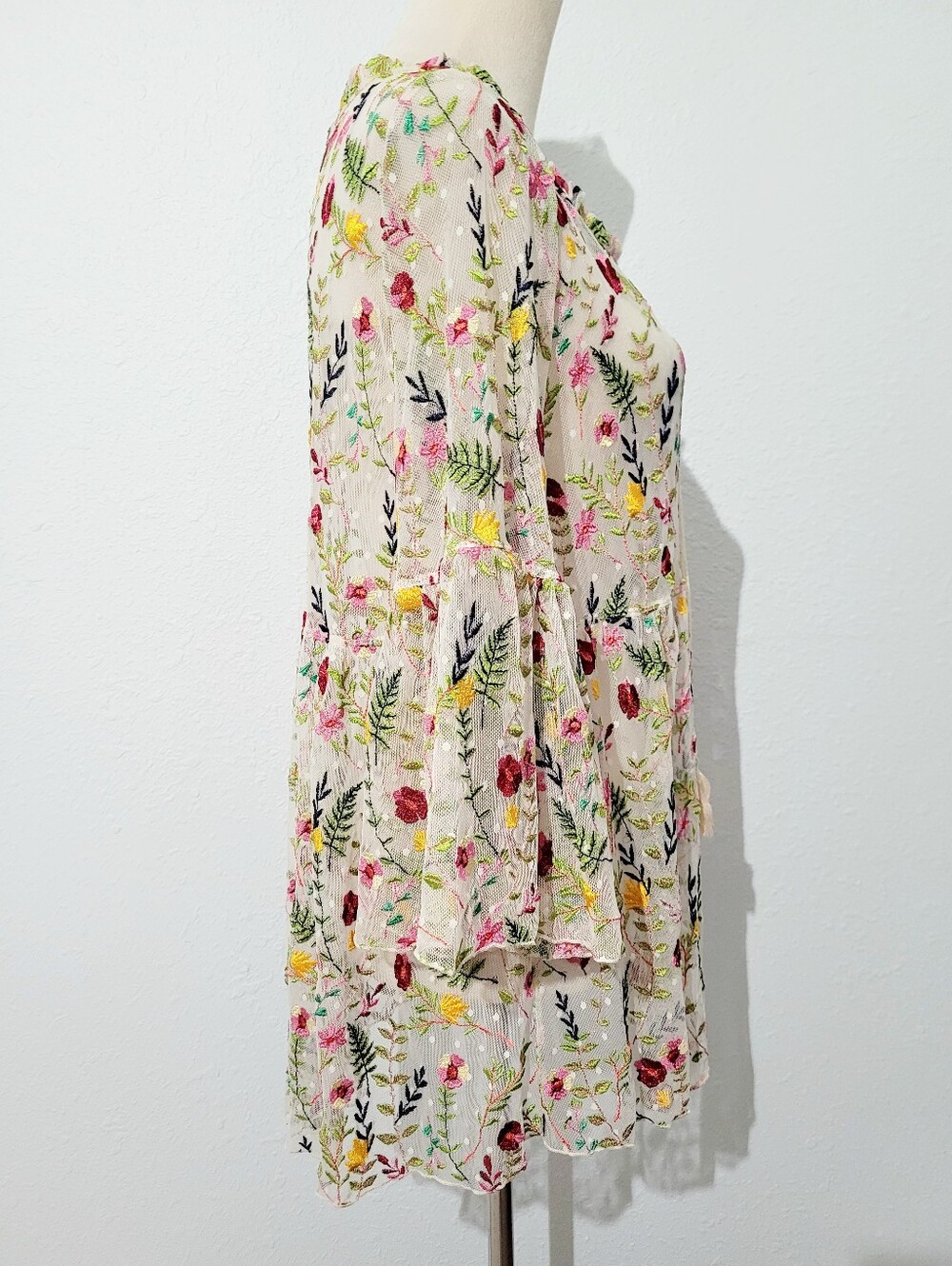 John Mark Size Large Embroidered Floral Sheer Tunic Boho Tassel Tie Bell Sleeve - Picture 5 of 12